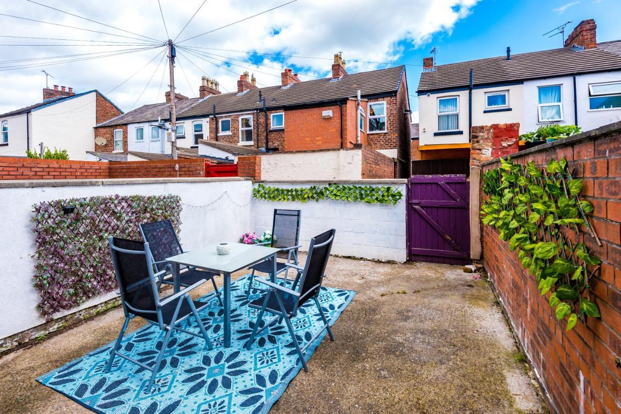 Spacious 2-Bed City-Centre Cottage In Chester By 53 Degrees Property - Ideal For Groups & Couples - Sleeps 6 Luaran gambar